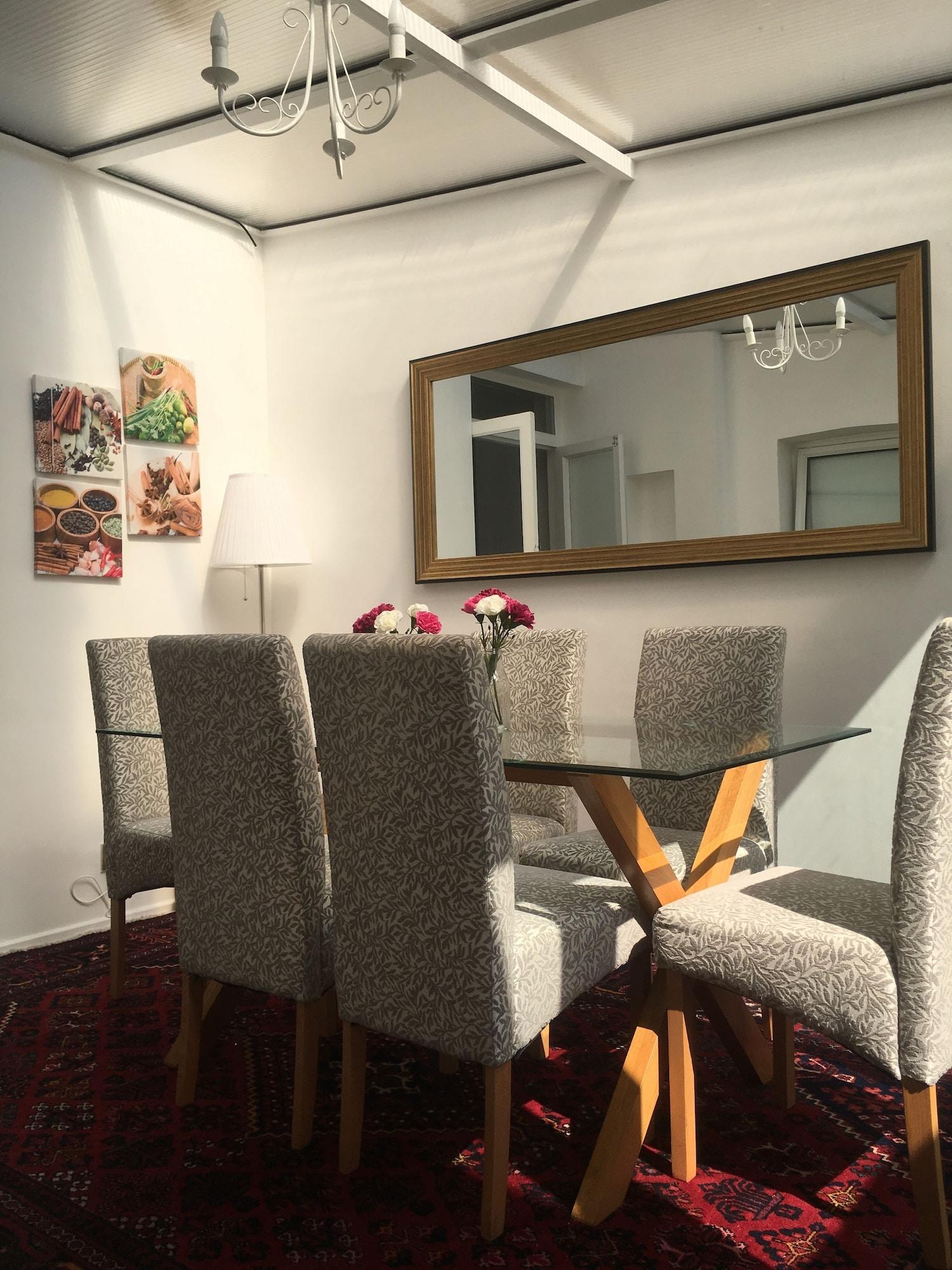 Luxurious Apartment In Kensington & Chelsea 런던 외부 사진