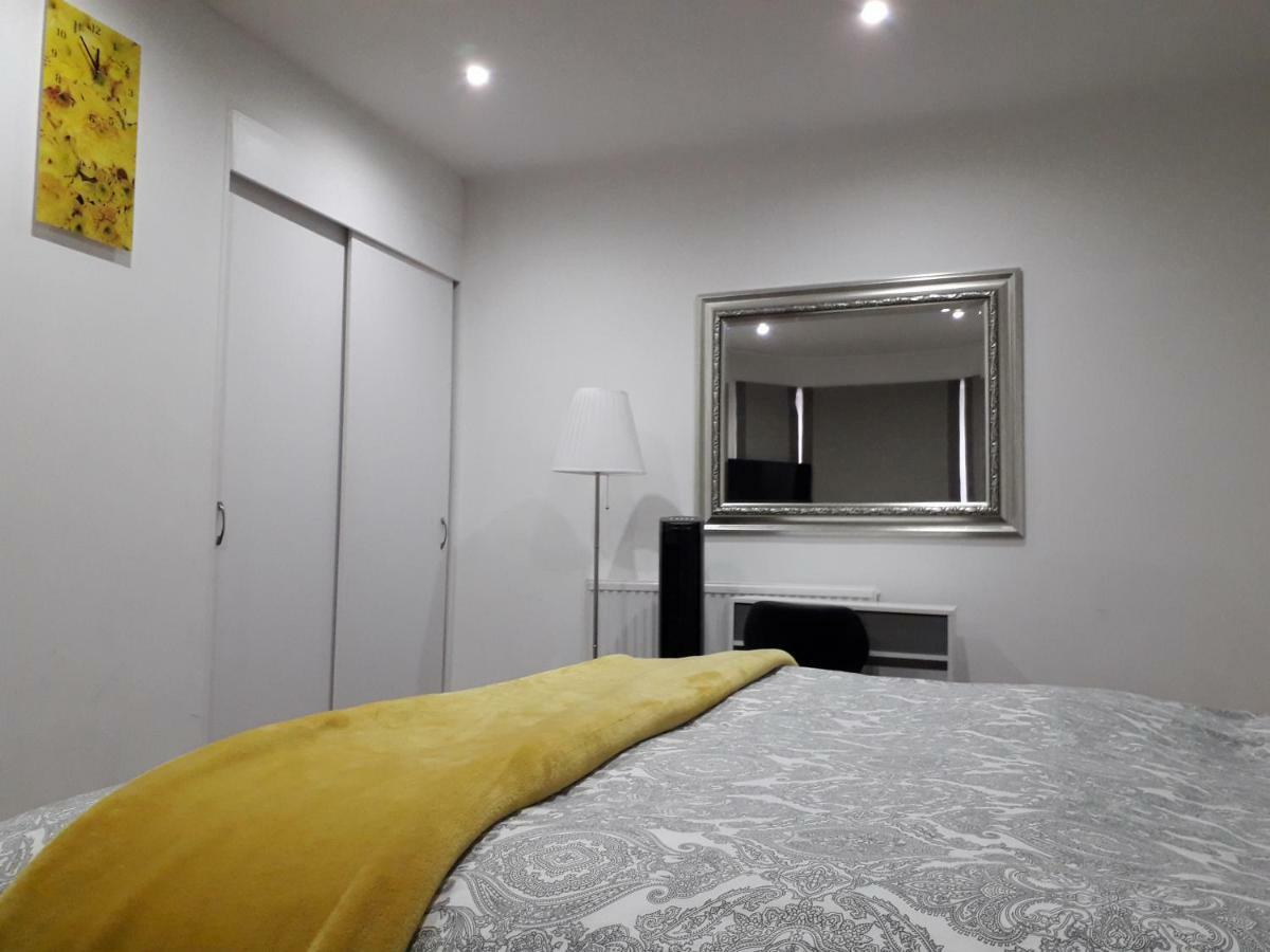 Luxurious Apartment In Kensington & Chelsea 런던 외부 사진